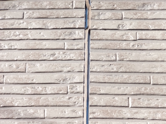 劣化したシーリング・別箇所